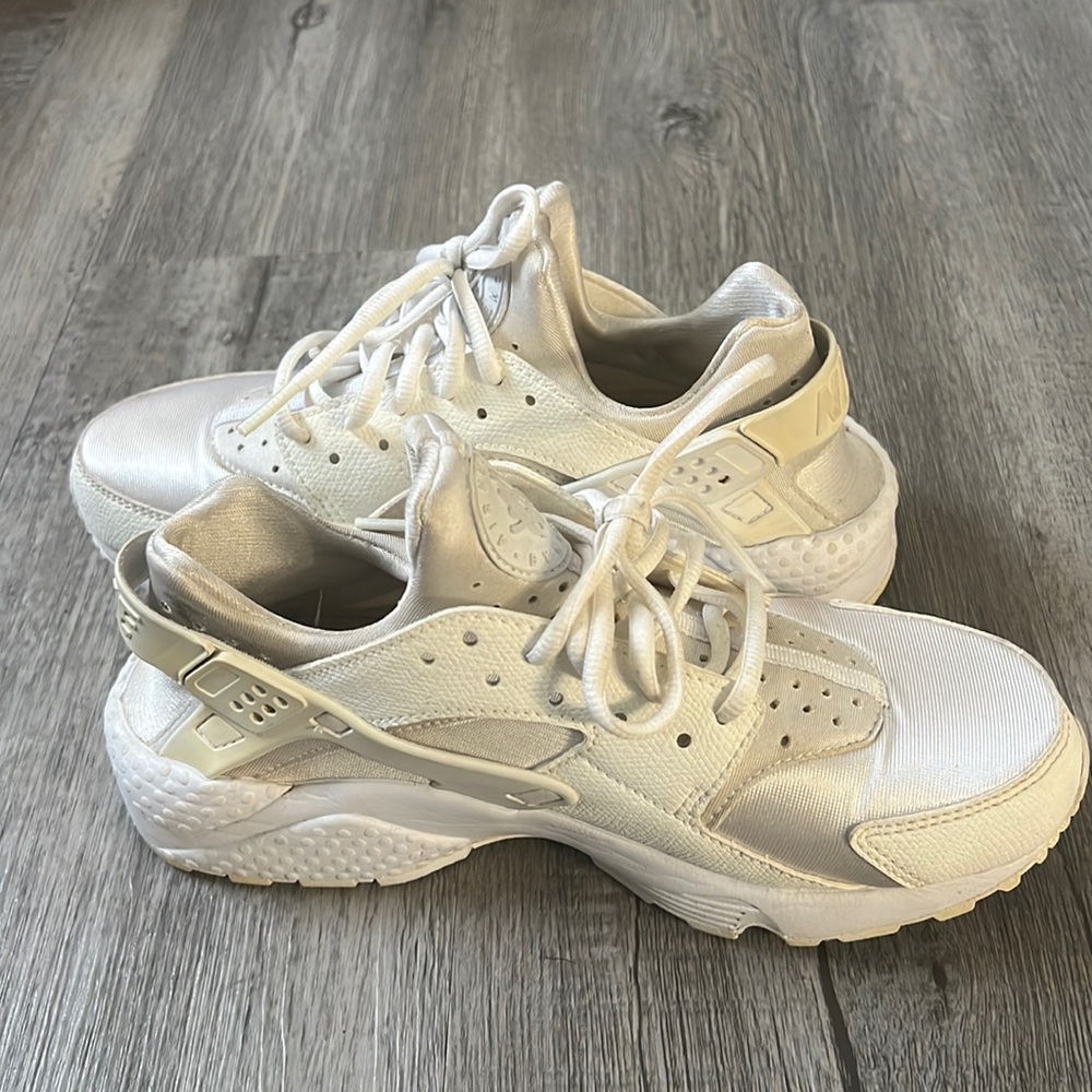 Nike Huarache / Size 8 / Used